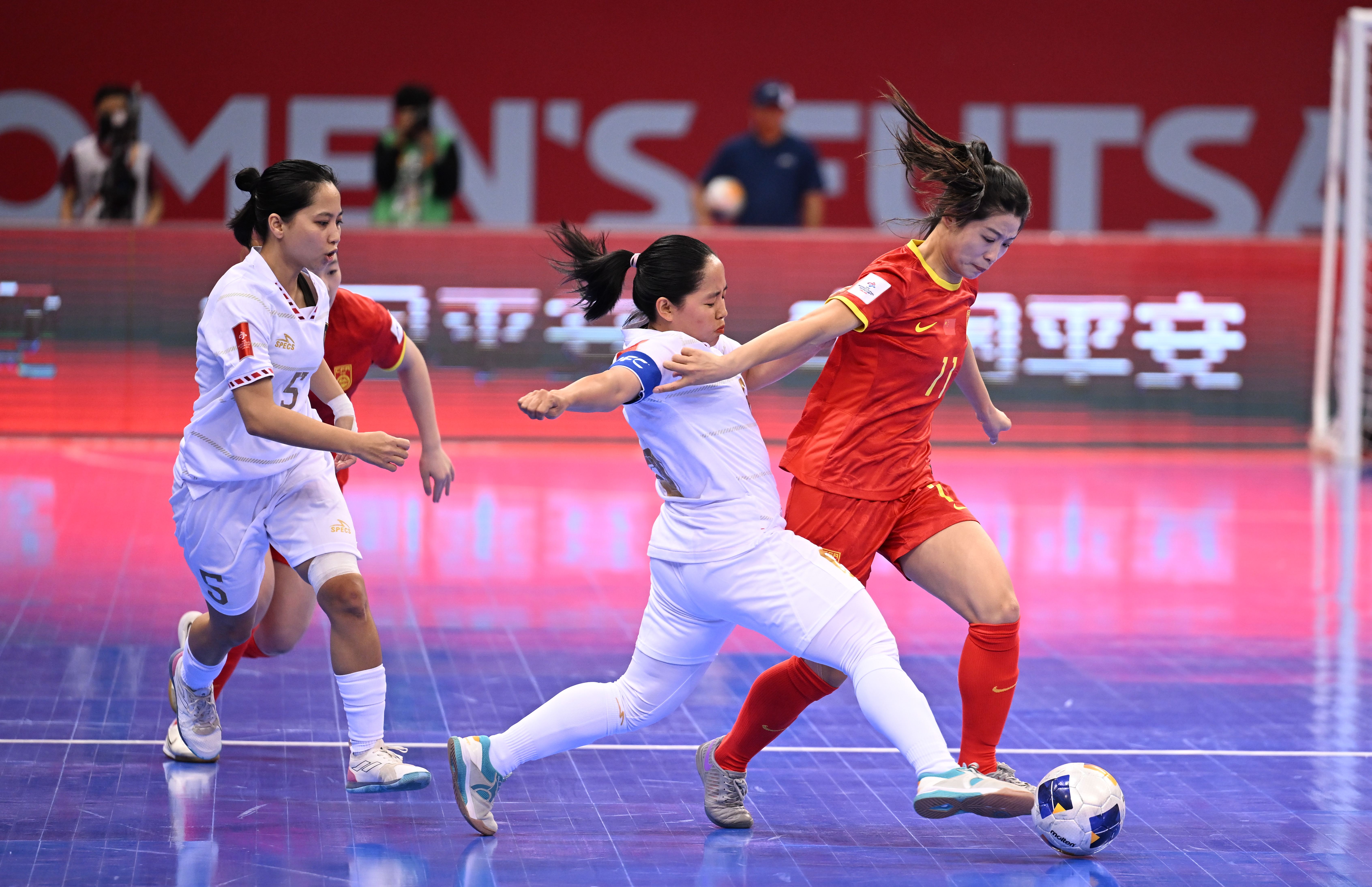 亚洲运动员斩获女子团体赛冠军，令人刮目相看