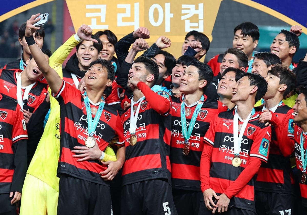 东南亚篮球联赛开幕仪式盛大，球迷热情观赛的简单介绍