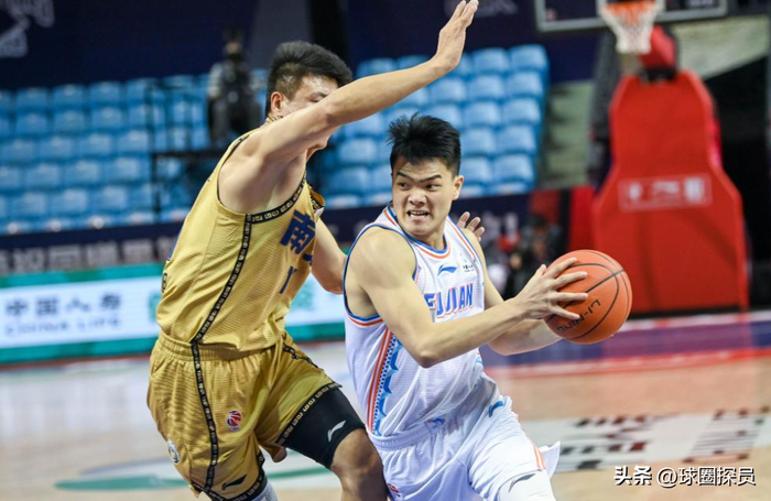 福建男篮在赛场上呈现出强劲势头