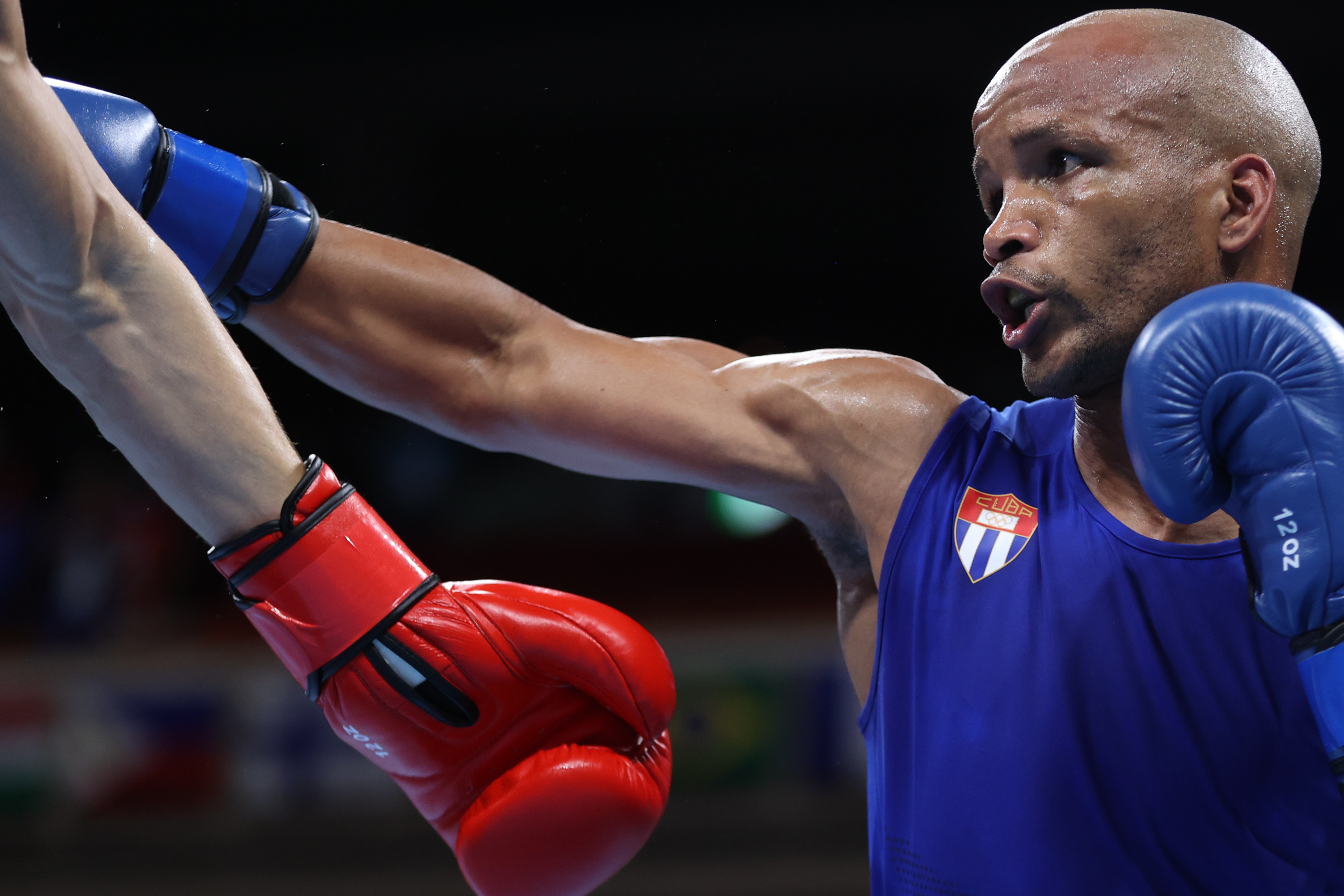 拳击比赛：古巴选手成功晋级决赛