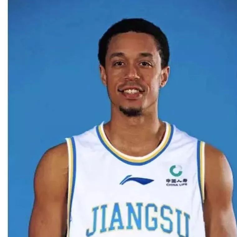 西藏男篮球员表现不俗，引发热议