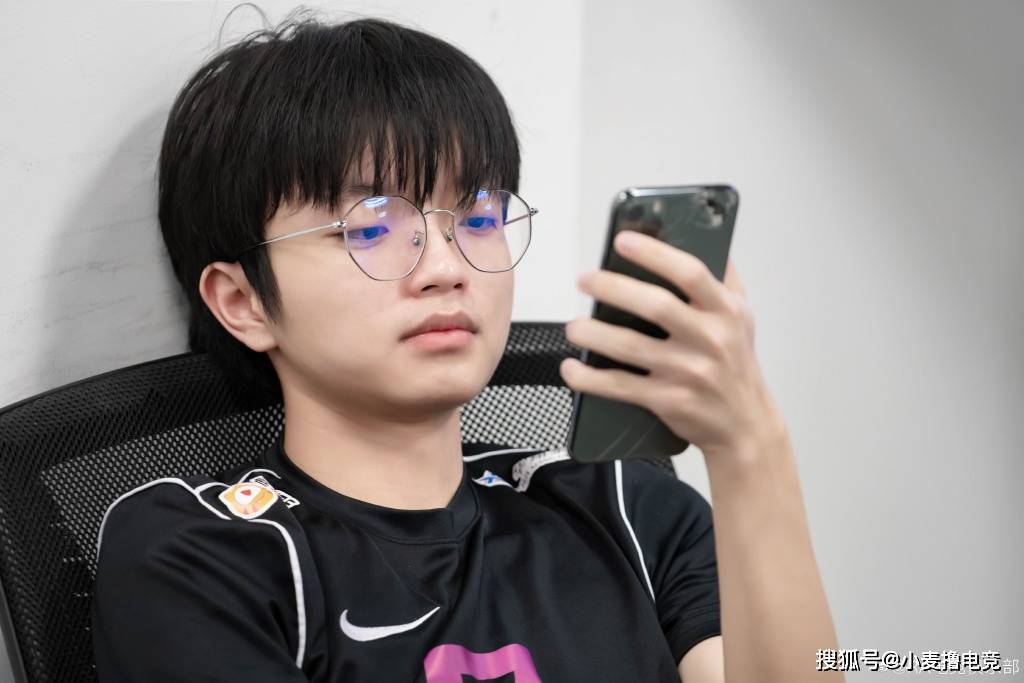 包含EDG轻取Excel，SwordArt打破历史纪录的词条