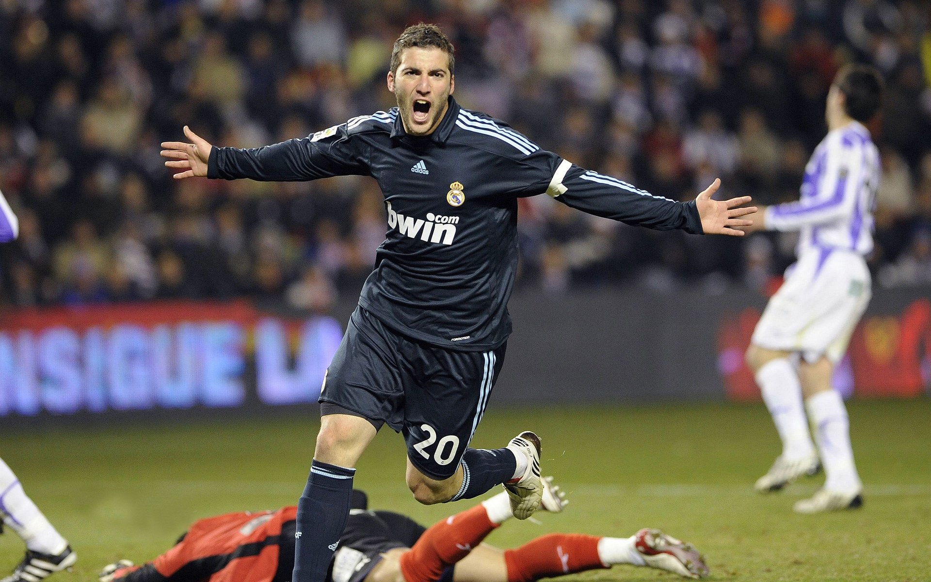 哈利伯顿统治全场，雄鹿稳稳拿下太阳